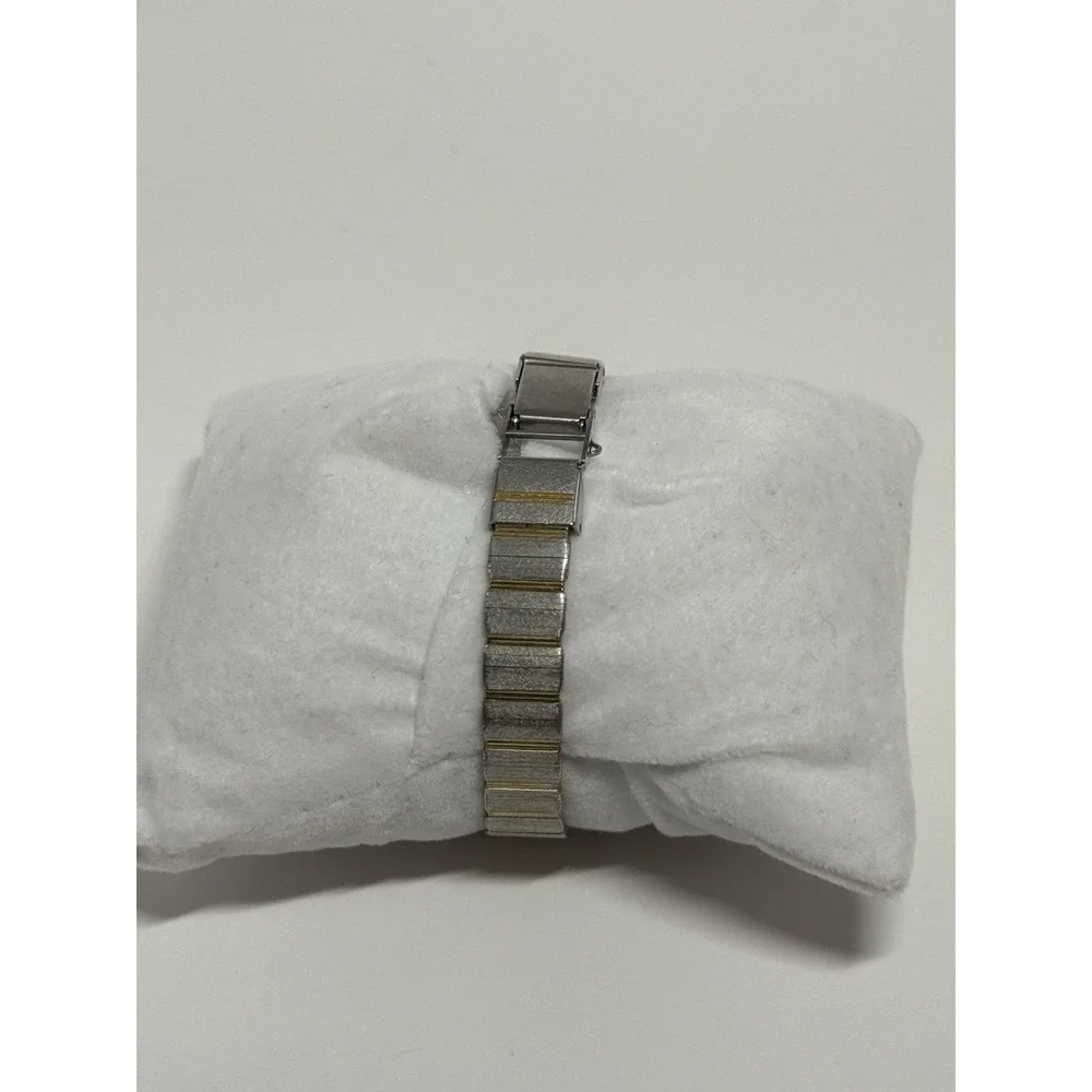 Vtg Seiko Quartz Two Toned Women Watch 2E20-5039 13mm Japan Silver Not Tested